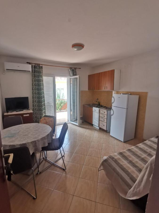 Emily Appartement Biograd Na Moru Buitenkant foto
